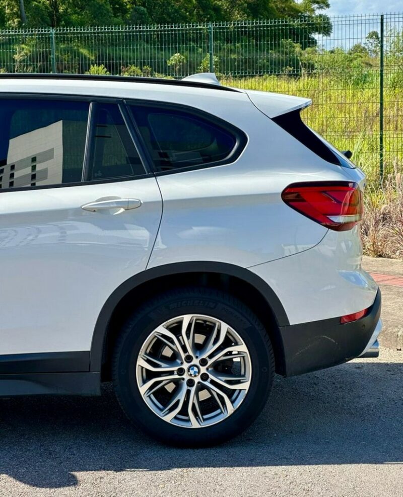 BMW X1 SDRIVE 20i Turbo - Image 9